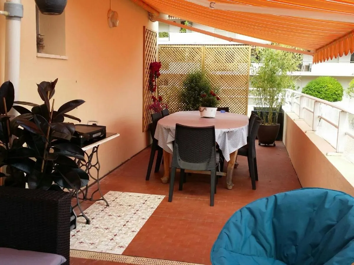 Serene Apartment In Top Location In Menton Near Sea