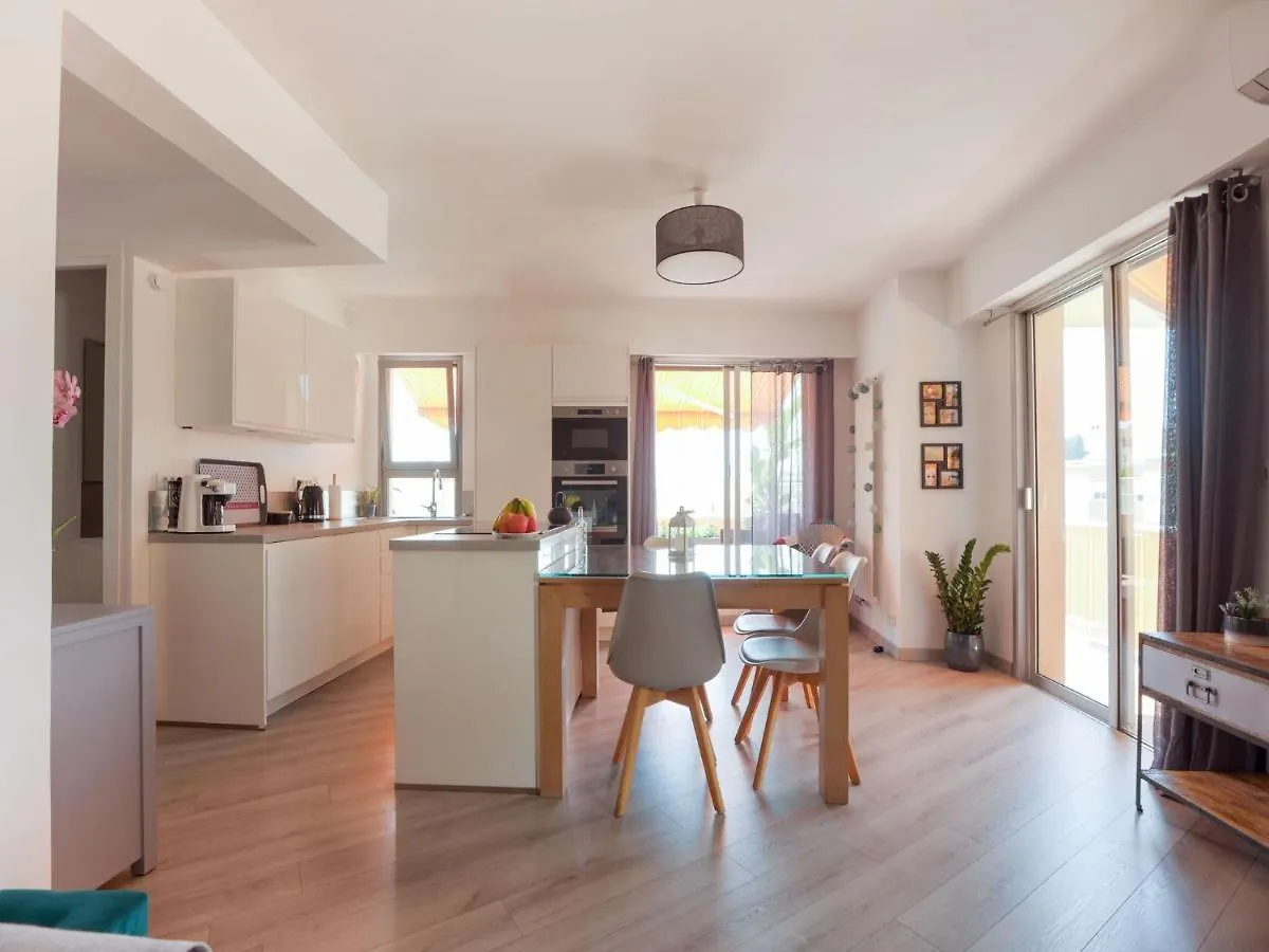 Serene Apartment In Top Location In Menton Near Sea フランス